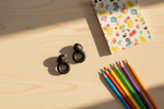 Quiet Kids noir lifestyle crayons cahier
