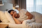 Homme dormant avec bouchons Quiet sommeil